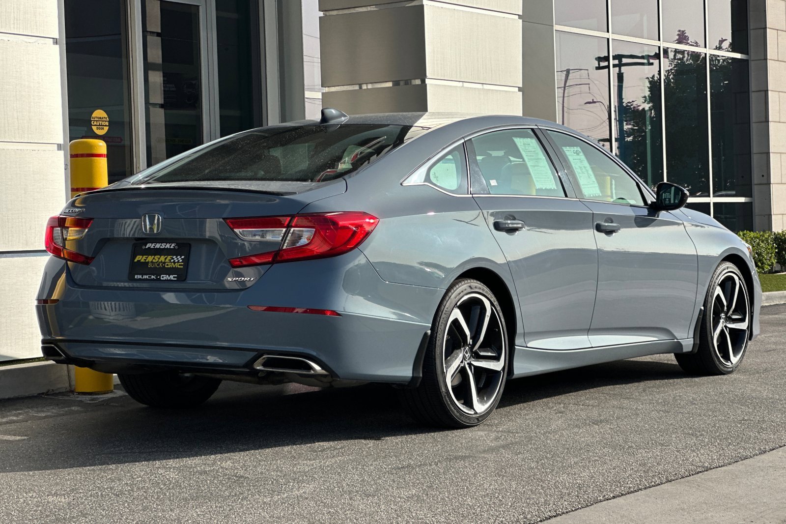 Used 2022 Honda Accord Sport image 4