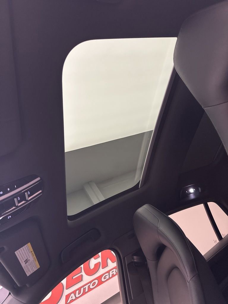 Used 2018 Porsche Panamera 4 image 24