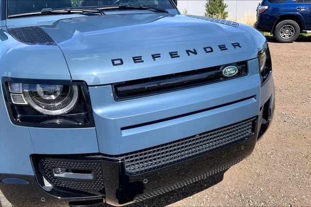 Used 2025 Land Rover Defender 110 X-Dynamic SE image 30