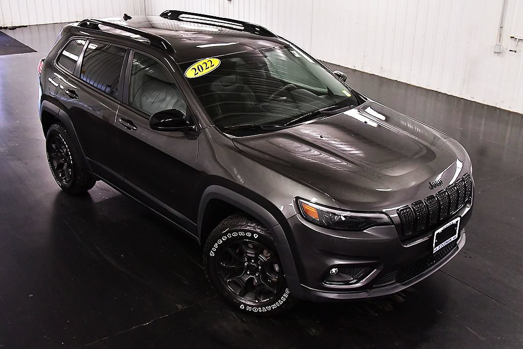 Used 2022 Jeep Cherokee Latitude AWD/4WD image 12