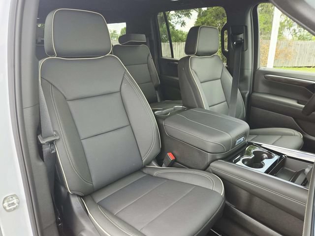 New 2026 Chevrolet Suburban Premier w/ Sun And Tow Package AWD/4WD image 15