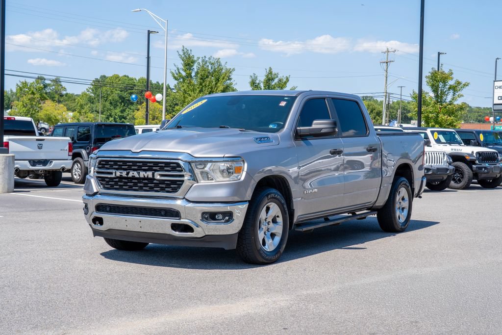 Used 2023 RAM 1500 Big Horn AWD/4WD image 3