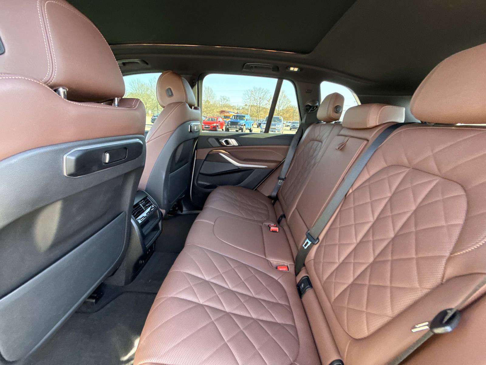 Used 2024 BMW X5 xDrive40i w/ Premium Package image 16