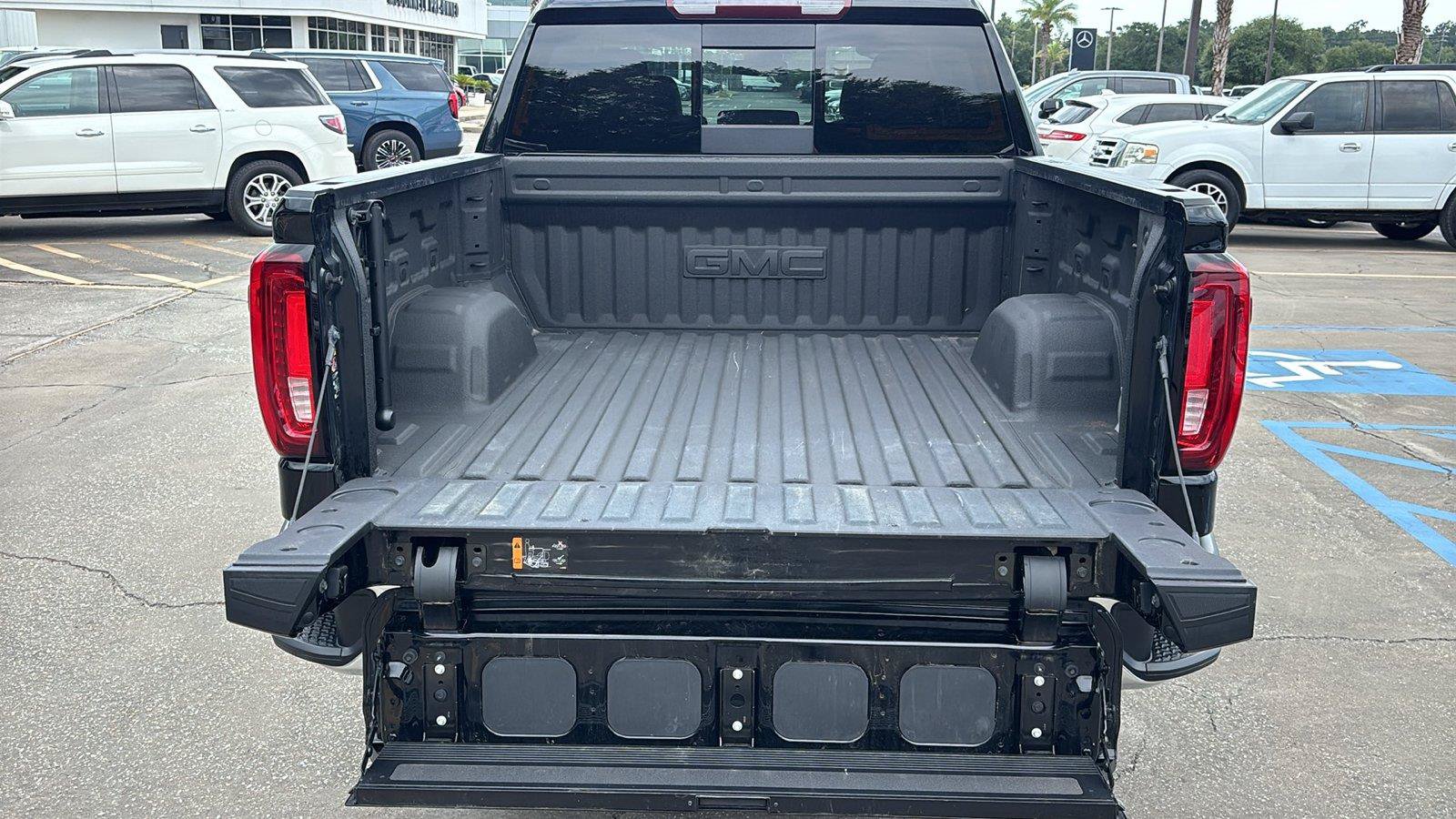Certified 2024 GMC Sierra 1500 SLT w/ SLT Convenience Package AWD/4WD image 7