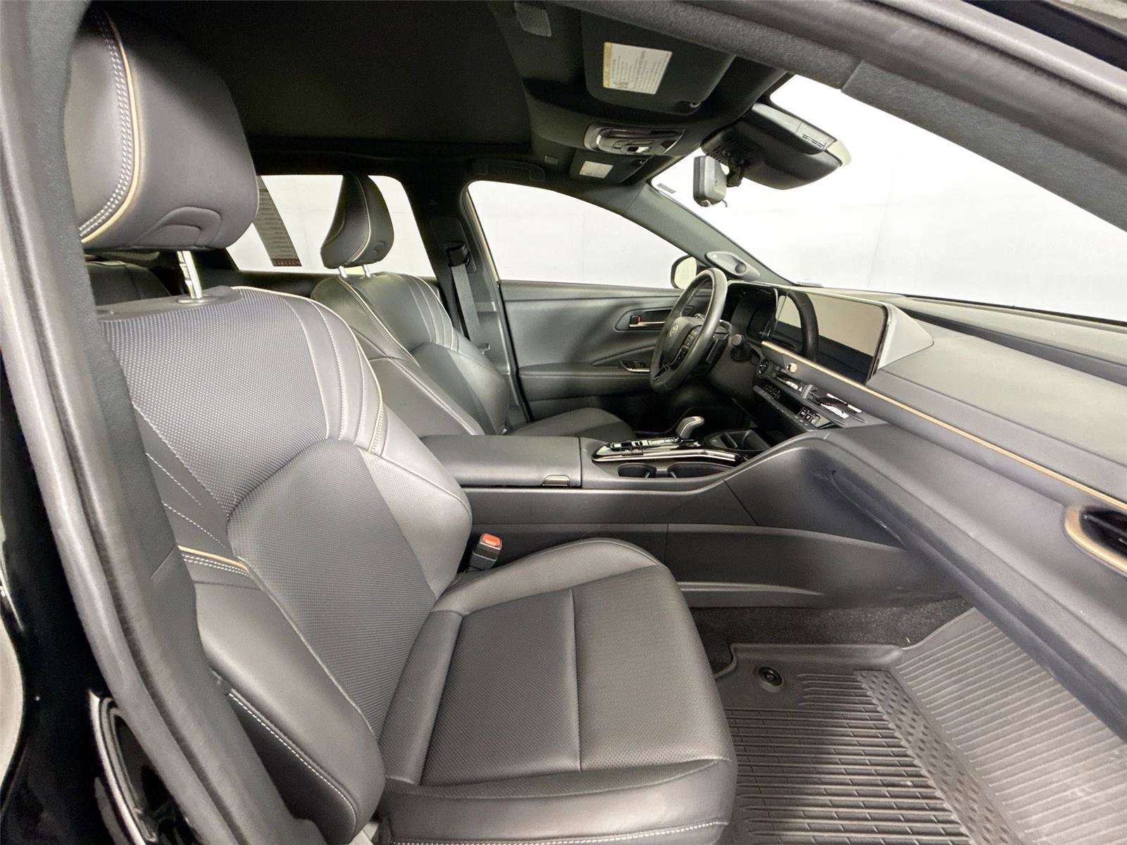 Certified 2025 Toyota Crown Signia w/ Advanced Technology Package image 45