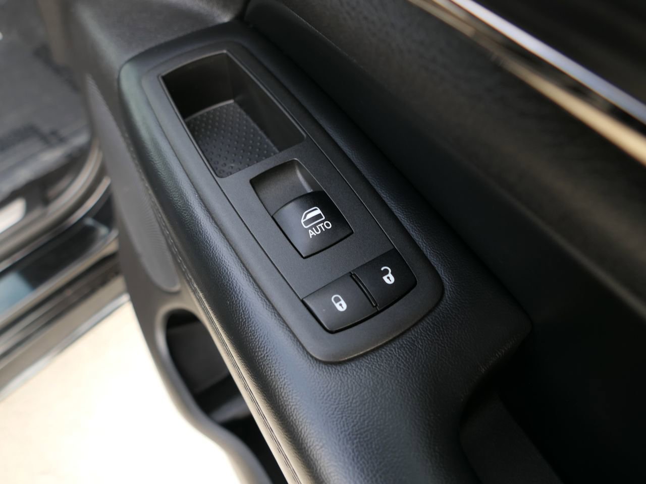 Used 2021 Jeep Grand Cherokee Limited X image 25