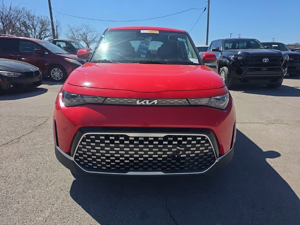Used 2023 Kia Soul EX image 2
