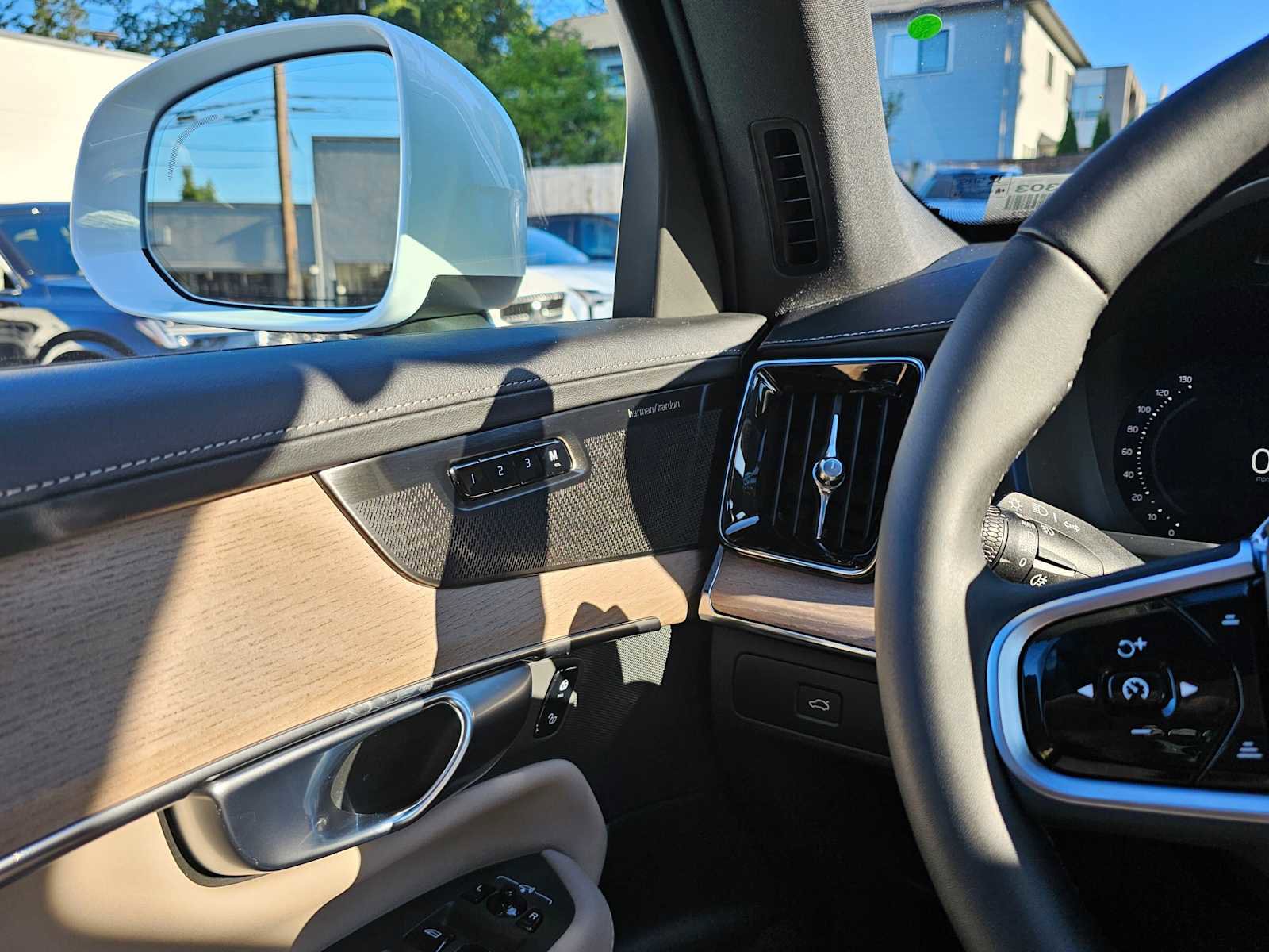 New 2026 Volvo XC90 B6 Plus w/ Protection Package Premier image 27