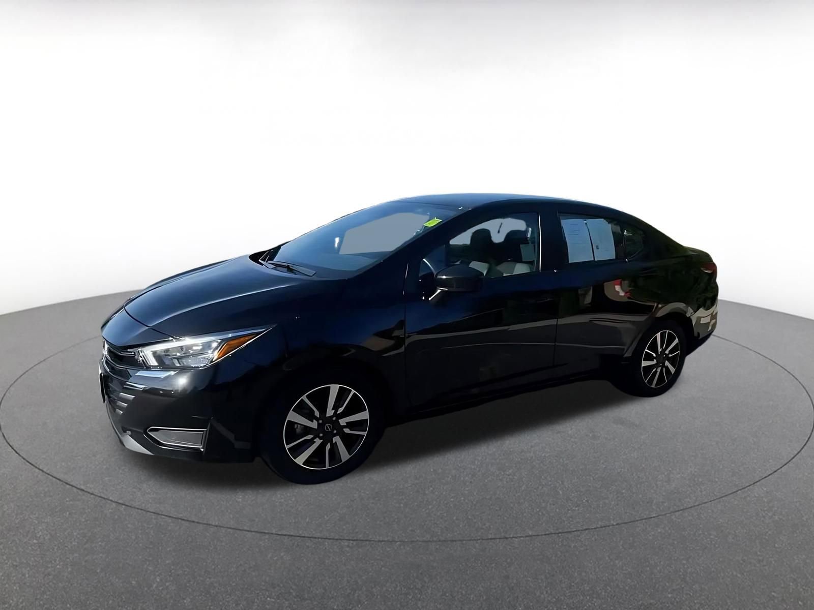 Used 2025 Nissan Versa SV image 8