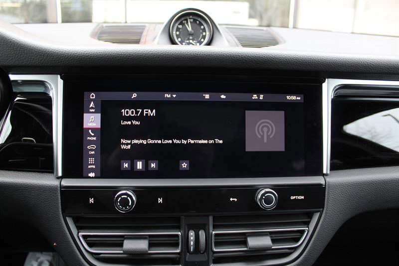 Used 2022 Porsche Macan AWD/4WD image 9