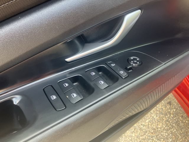 Used 2023 Hyundai Elantra SEL w/ Cargo Package FWD image 18