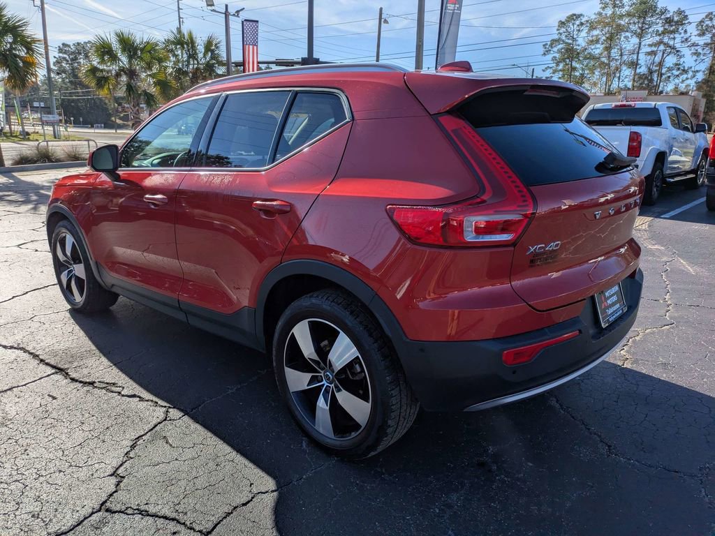 Used 2019 Volvo XC40 T5 Momentum image 6