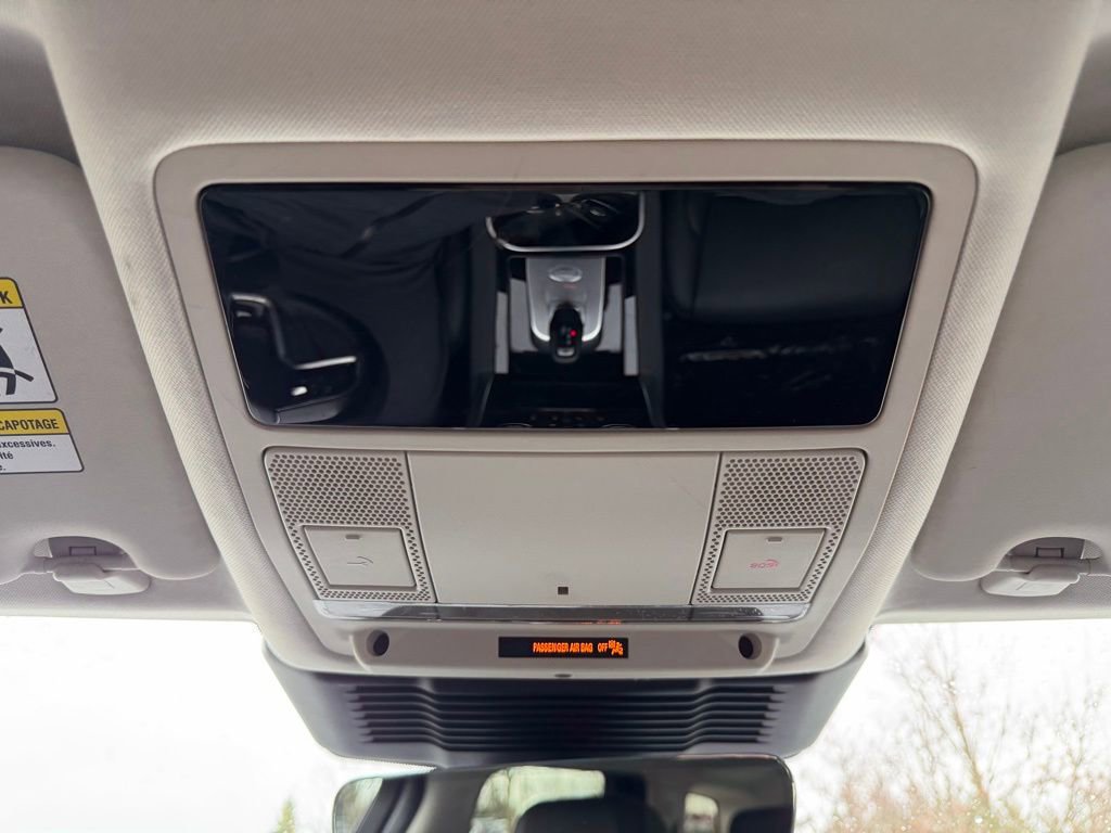 Used 2023 Land Rover Discovery Sport SE image 29