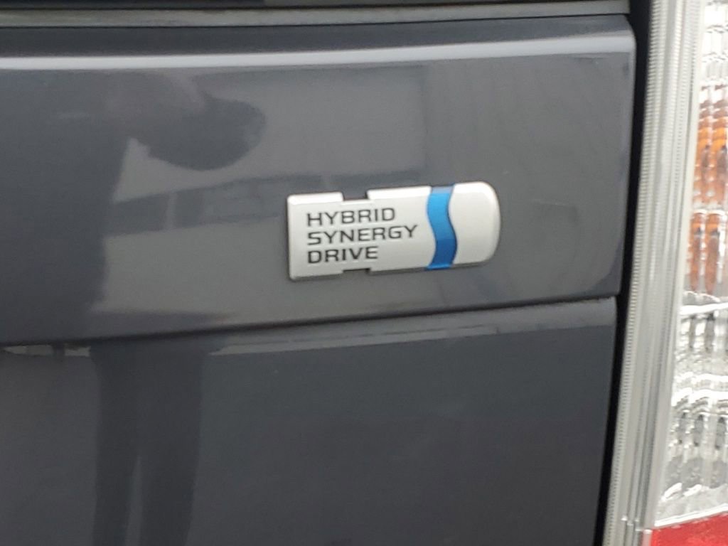 Used 2015 Toyota Prius Four image 7