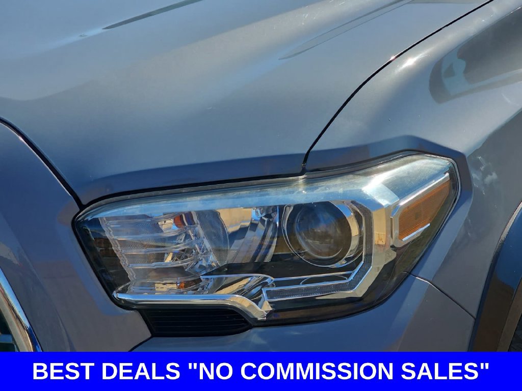 Used 2019 Toyota Tacoma TRD Off-Road AWD/4WD image 32