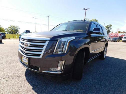 Used 2016 Cadillac Escalade Platinum AWD/4WD image 3