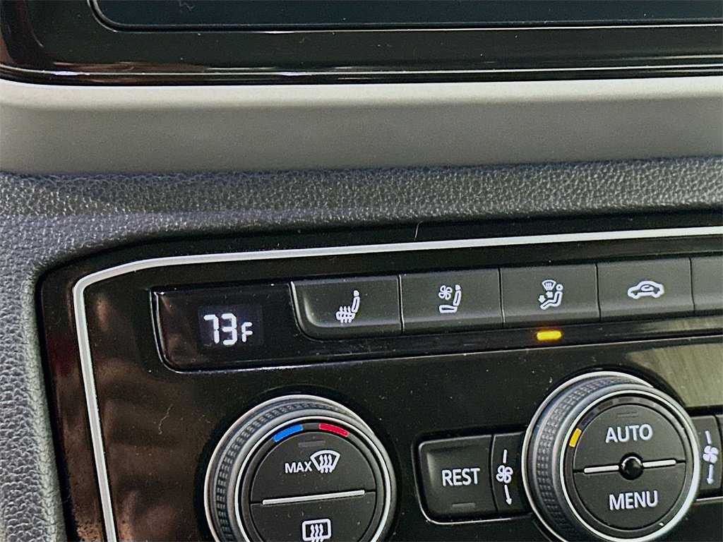 Used 2021 Volkswagen Atlas SEL Premium image 20