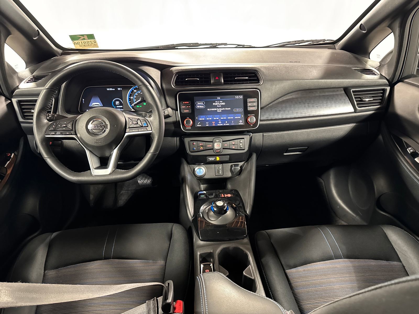 Used 2020 Nissan Leaf SV w/ SV Technology Package FWD image 4