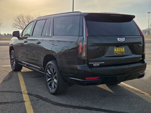Used 2023 Cadillac Escalade ESV Sport w/ Touring Package AWD/4WD image 6