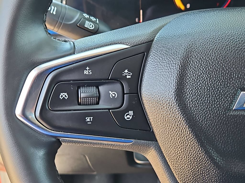 Used 2025 Chevrolet Trax LT w/ LT Convenience Package FWD image 21