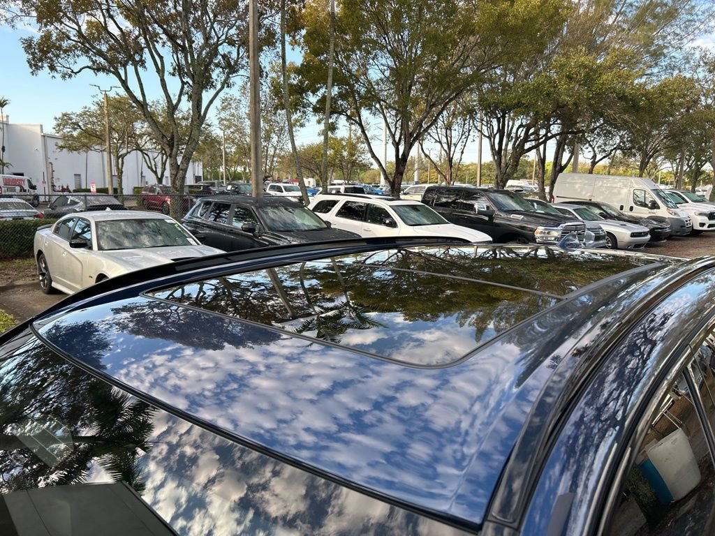 Used 2020 BMW X5 M50i image 16