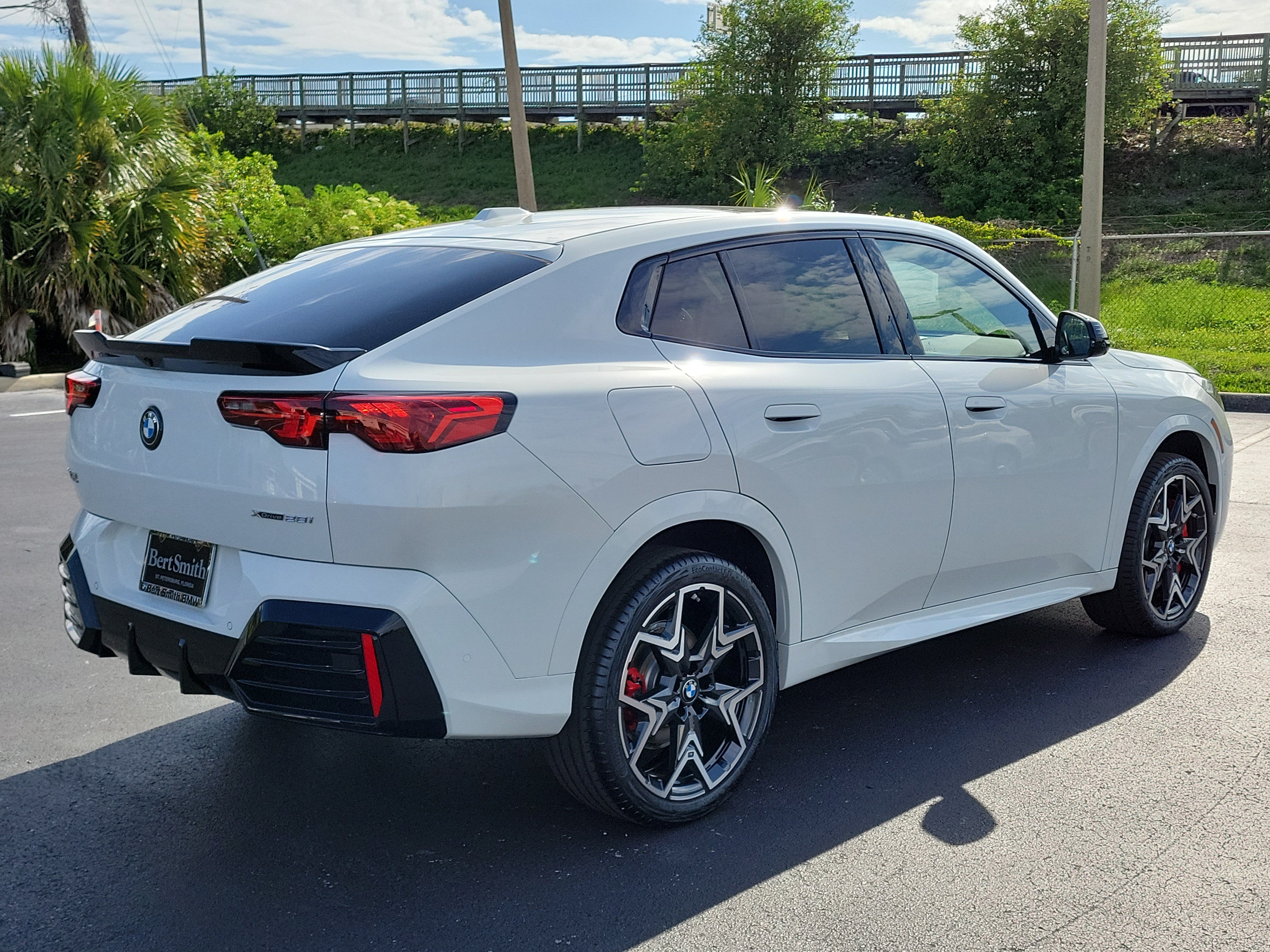 New 2026 BMW X2 xDrive28i w/ Technology Package AWD/4WD image 3