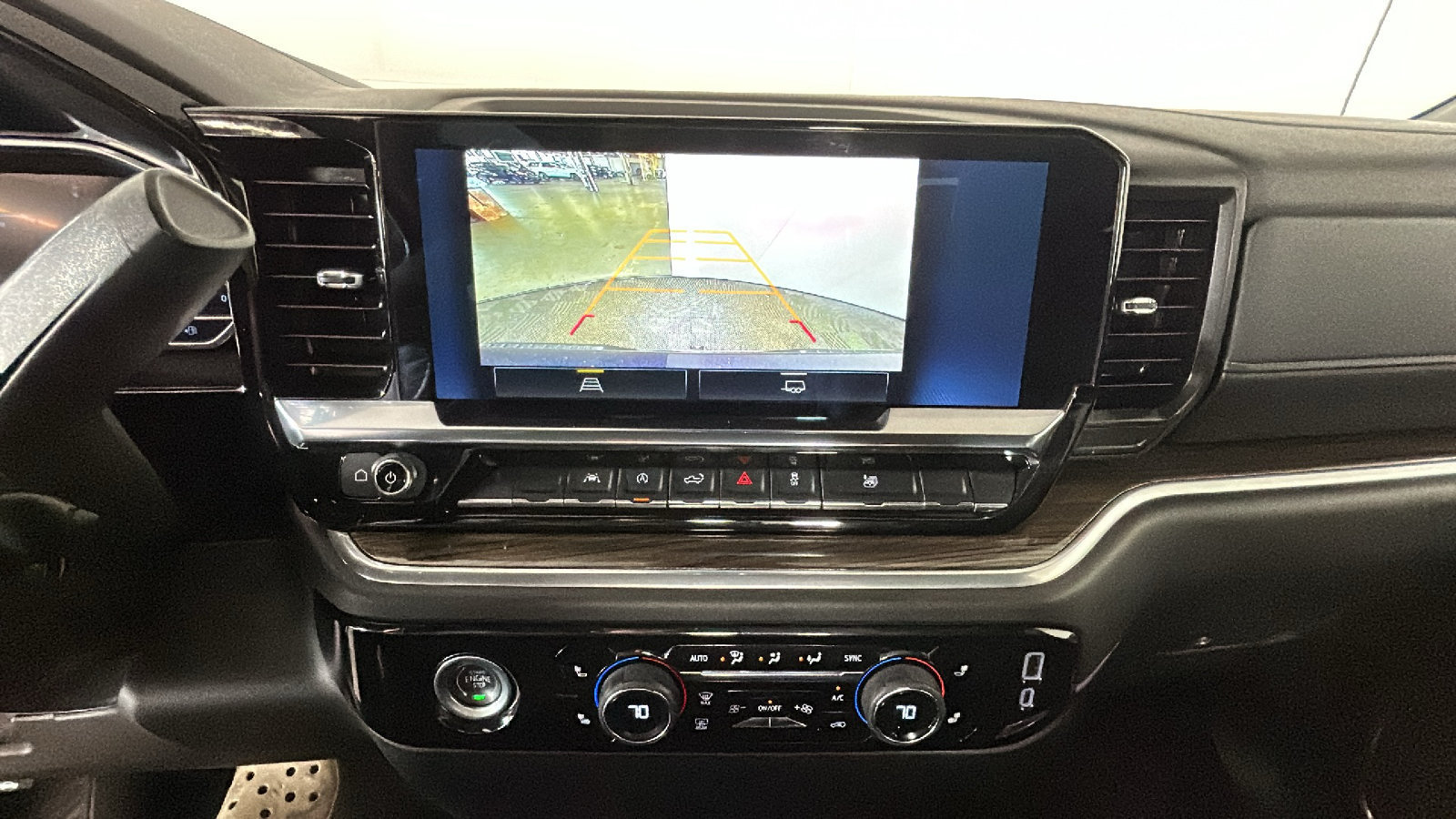 Used 2024 Chevrolet Silverado 1500 LT AWD/4WD image 28