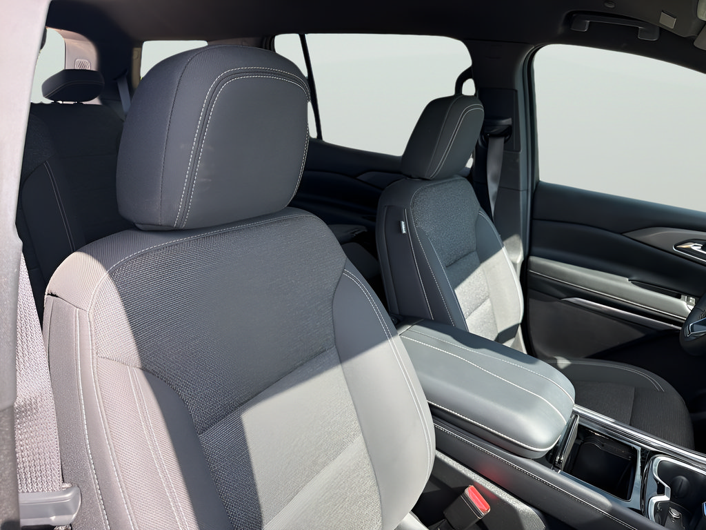 Used 2024 Chevrolet Traverse LS AWD/4WD image 36