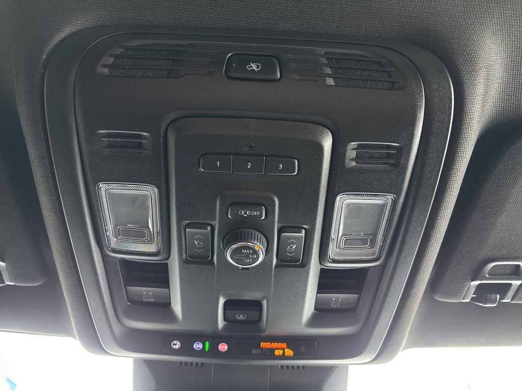 Used 2024 Cadillac Escalade ESV Premium Luxury image 29