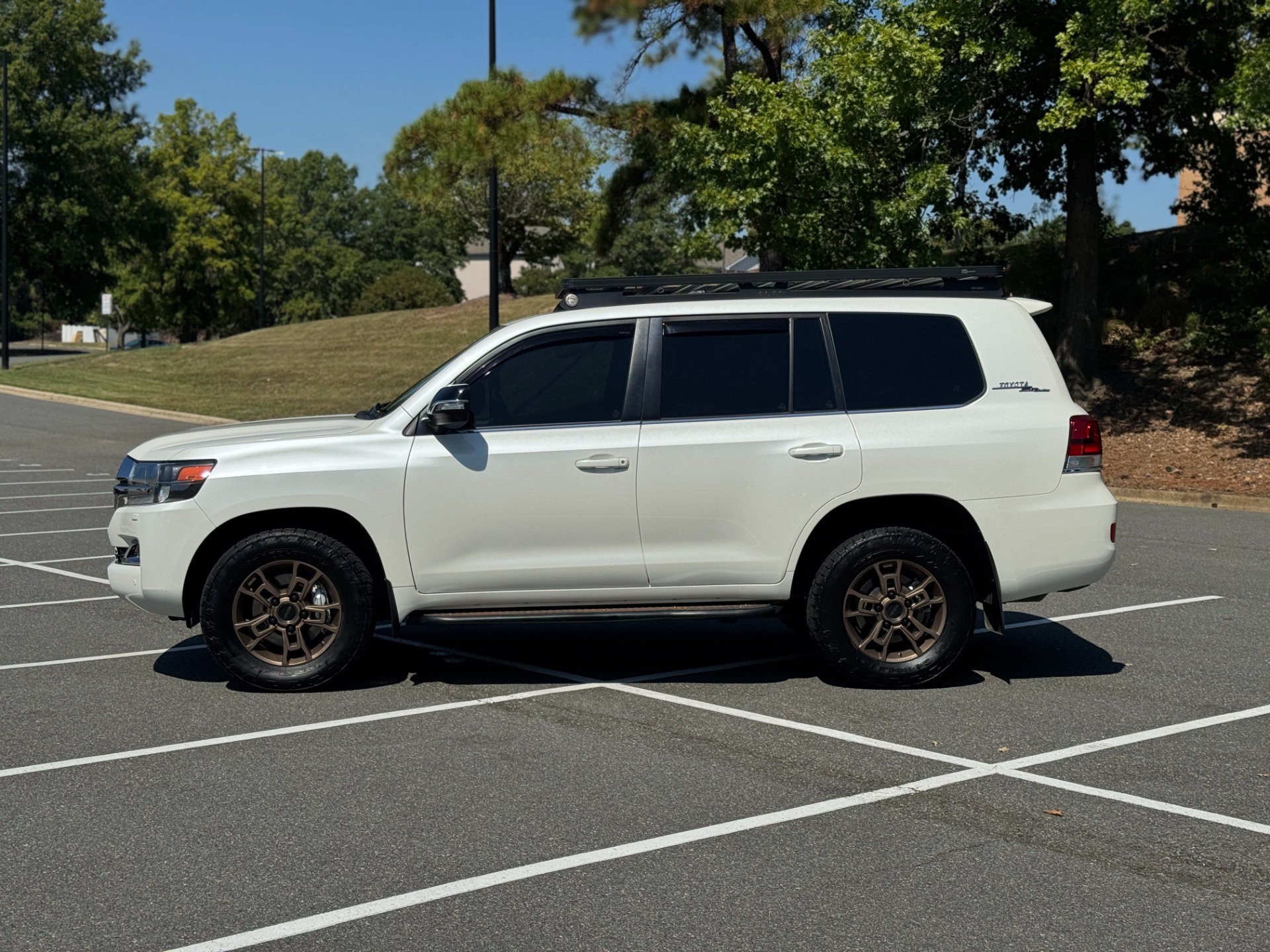 Used 2020 Toyota Land Cruiser Heritage Edition AWD/4WD image 6