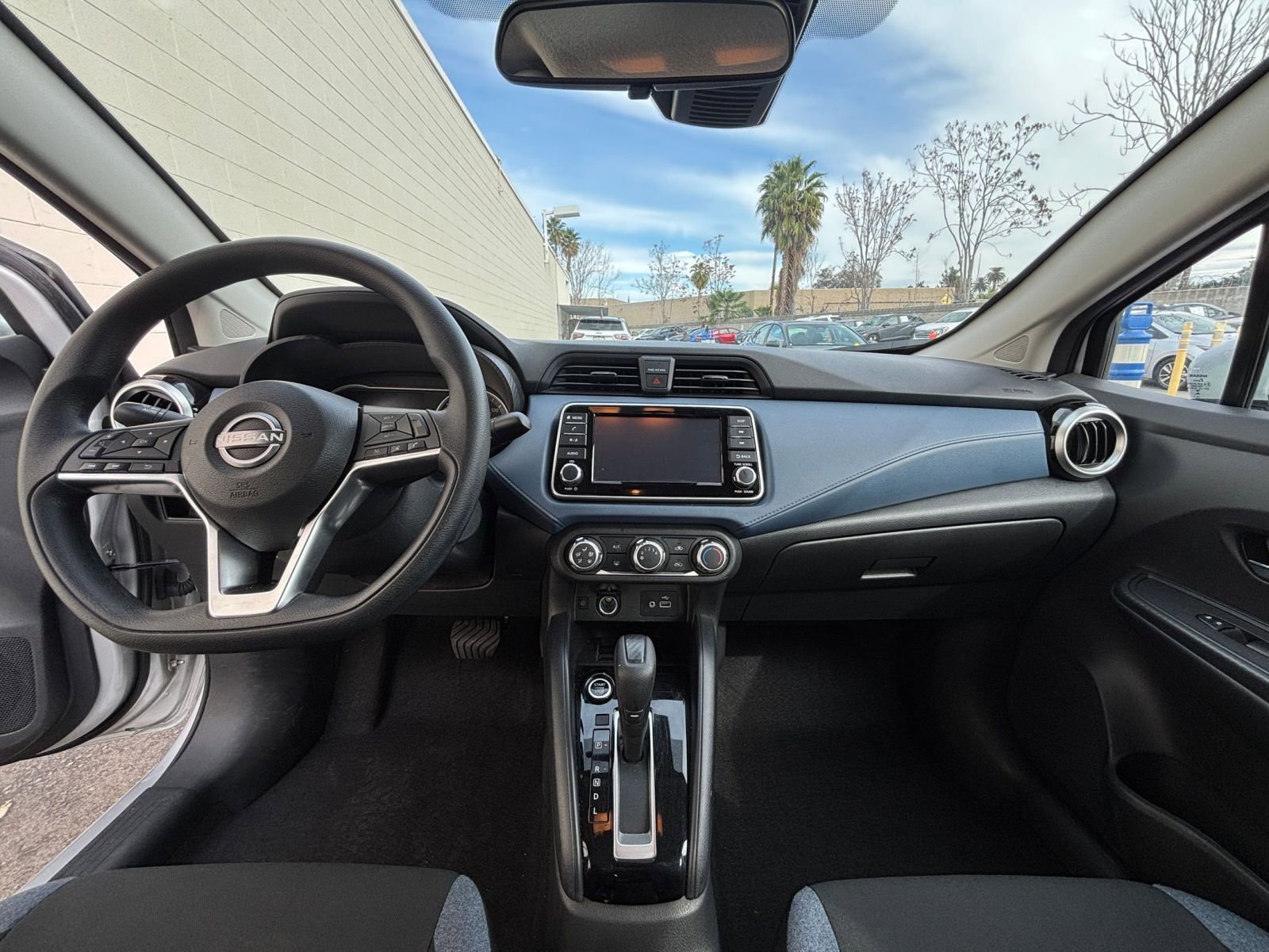 Used 2025 Nissan Versa SV image 34