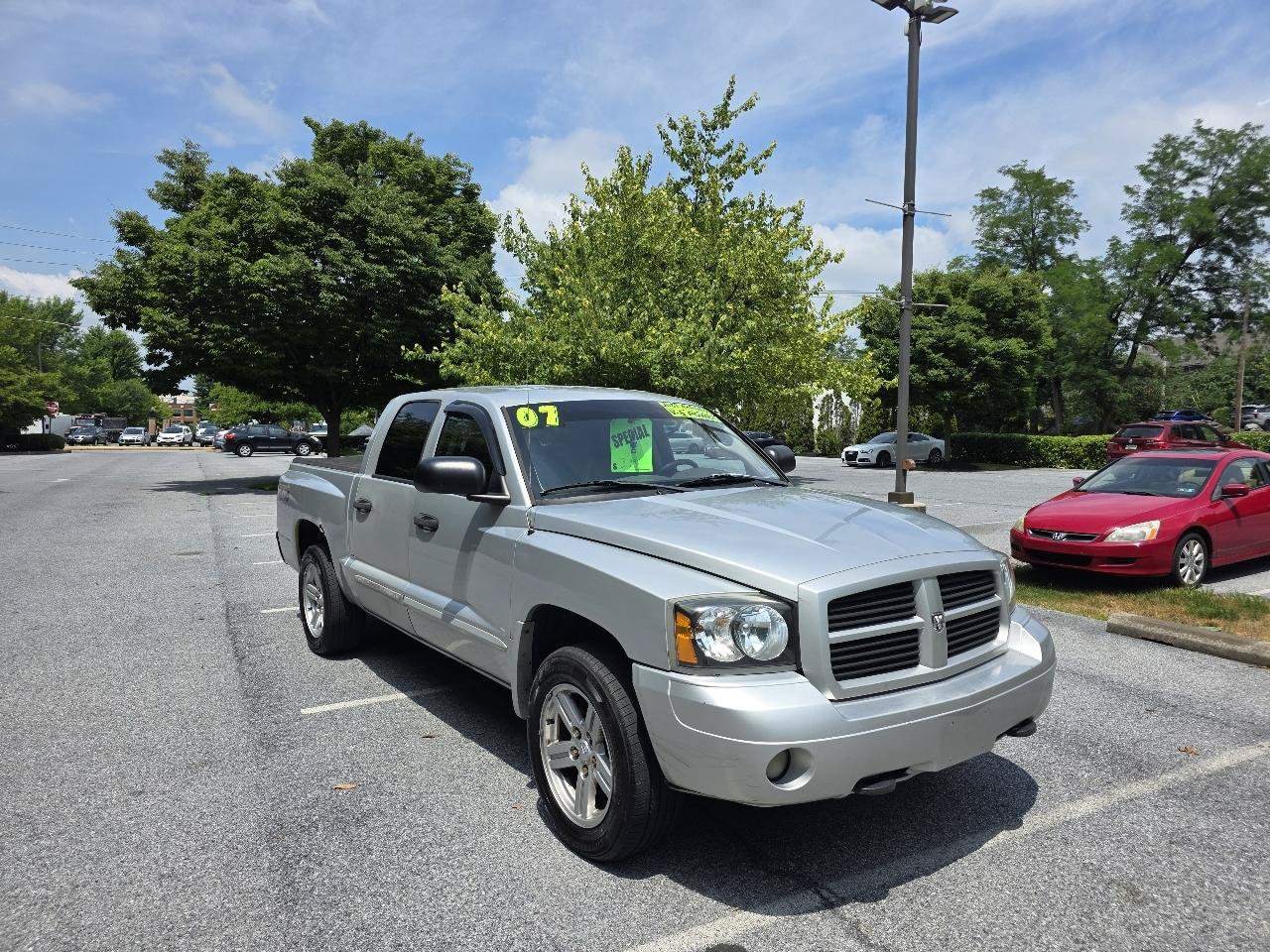 Used 2007 Dodge Dakota SLT w/ Sport Appearance Group AWD/4WD image 8