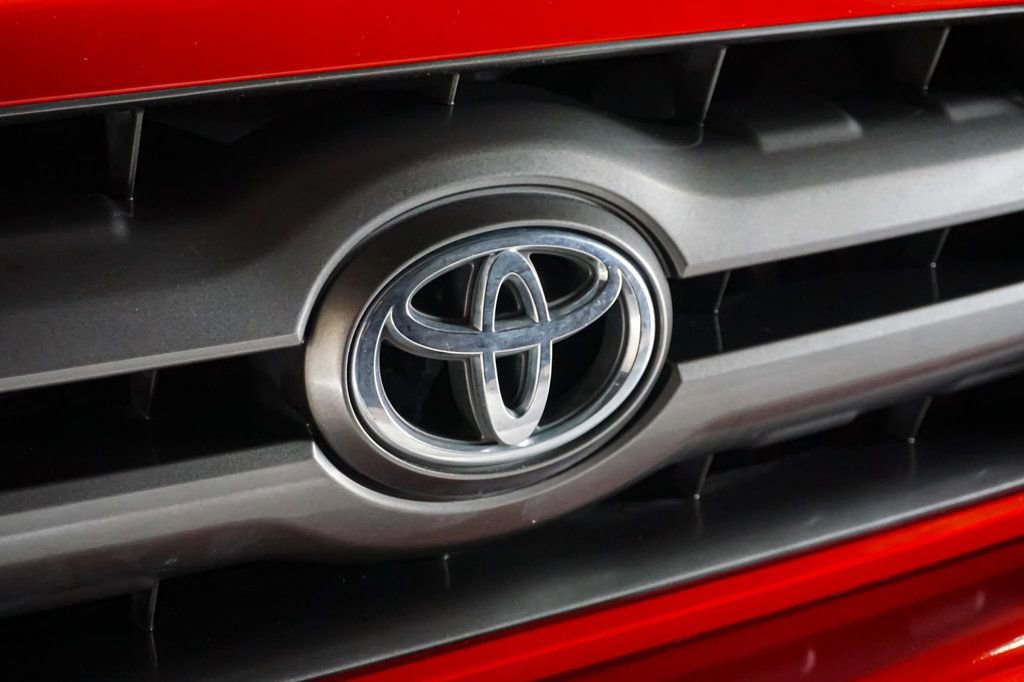 Used 2009 Toyota Tacoma X-Runner RWD image 39
