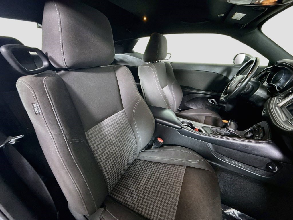 Used 2023 Dodge Challenger SXT RWD image 26