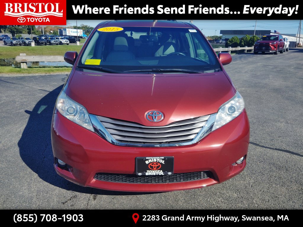 Used 2015 Toyota Sienna XLE FWD image 2