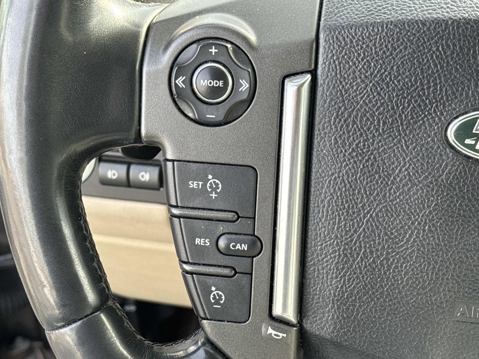 Used 2016 Land Rover LR4 HSE LUX image 23