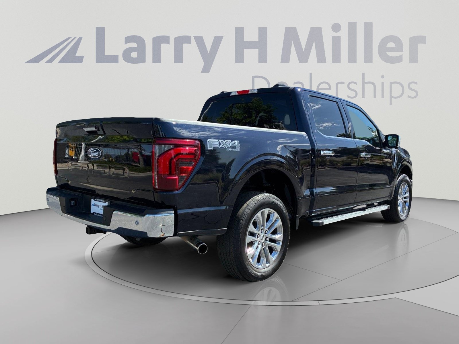 Used 2024 Ford F150 Lariat w/ FX4 Off-Road Package AWD/4WD image 5