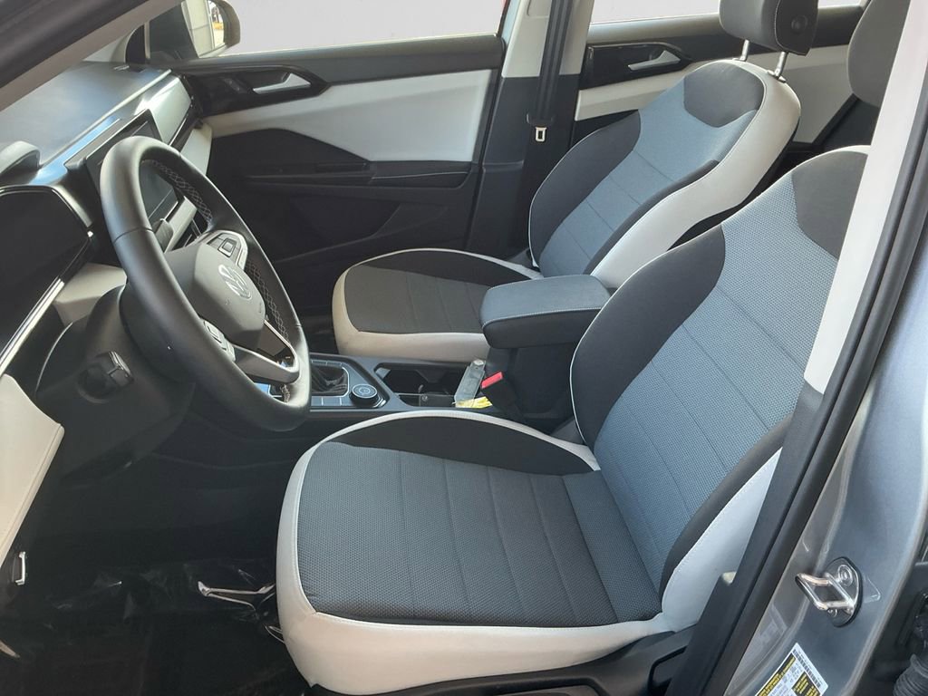 Used 2025 Volkswagen Taos S image 9