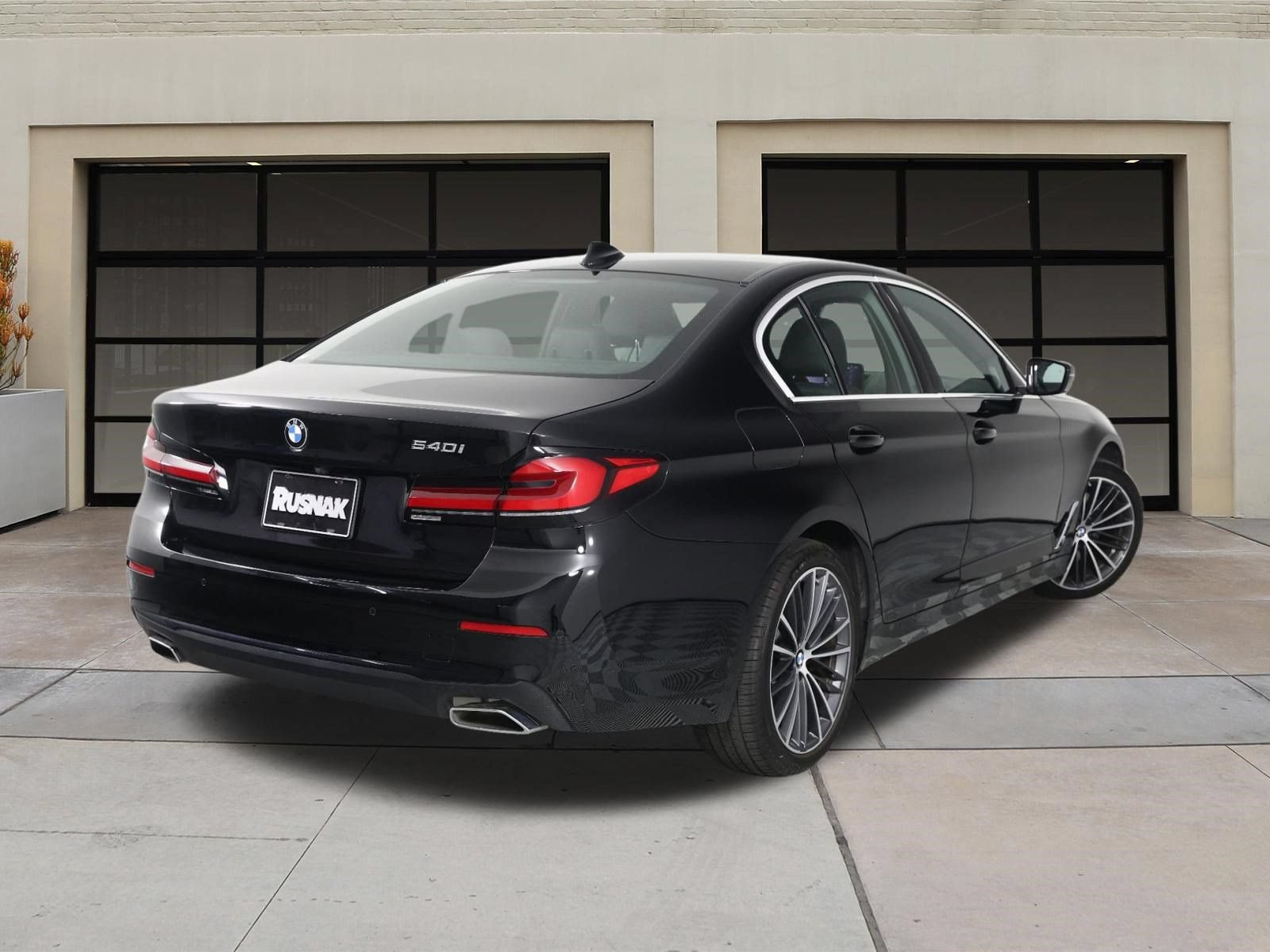 Used 2023 BMW 540i w/ Premium Package RWD image 4