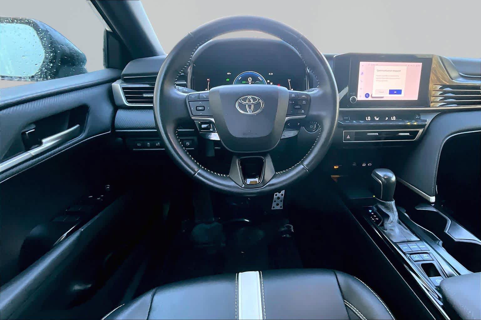 Used 2025 Toyota Camry SE FWD image 5