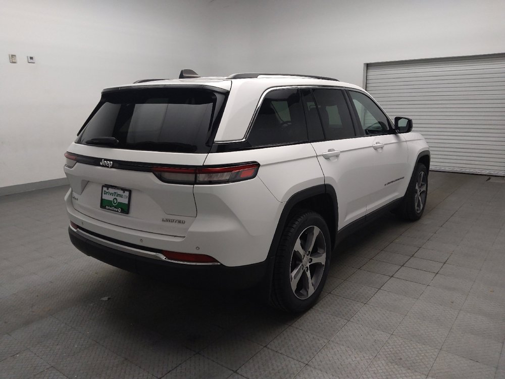 Used 2023 Jeep Grand Cherokee Limited w/ MOPAR Finishing Package AWD/4WD image 9