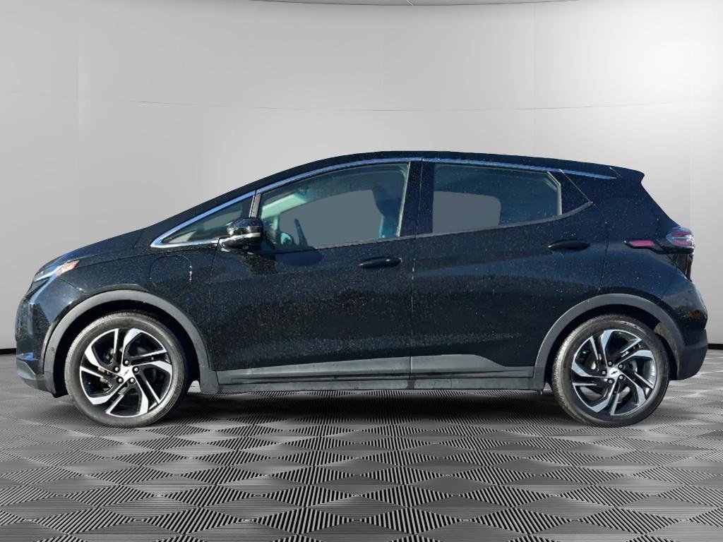 Used 2023 Chevrolet Bolt LT w/ Infotainment Package image 5