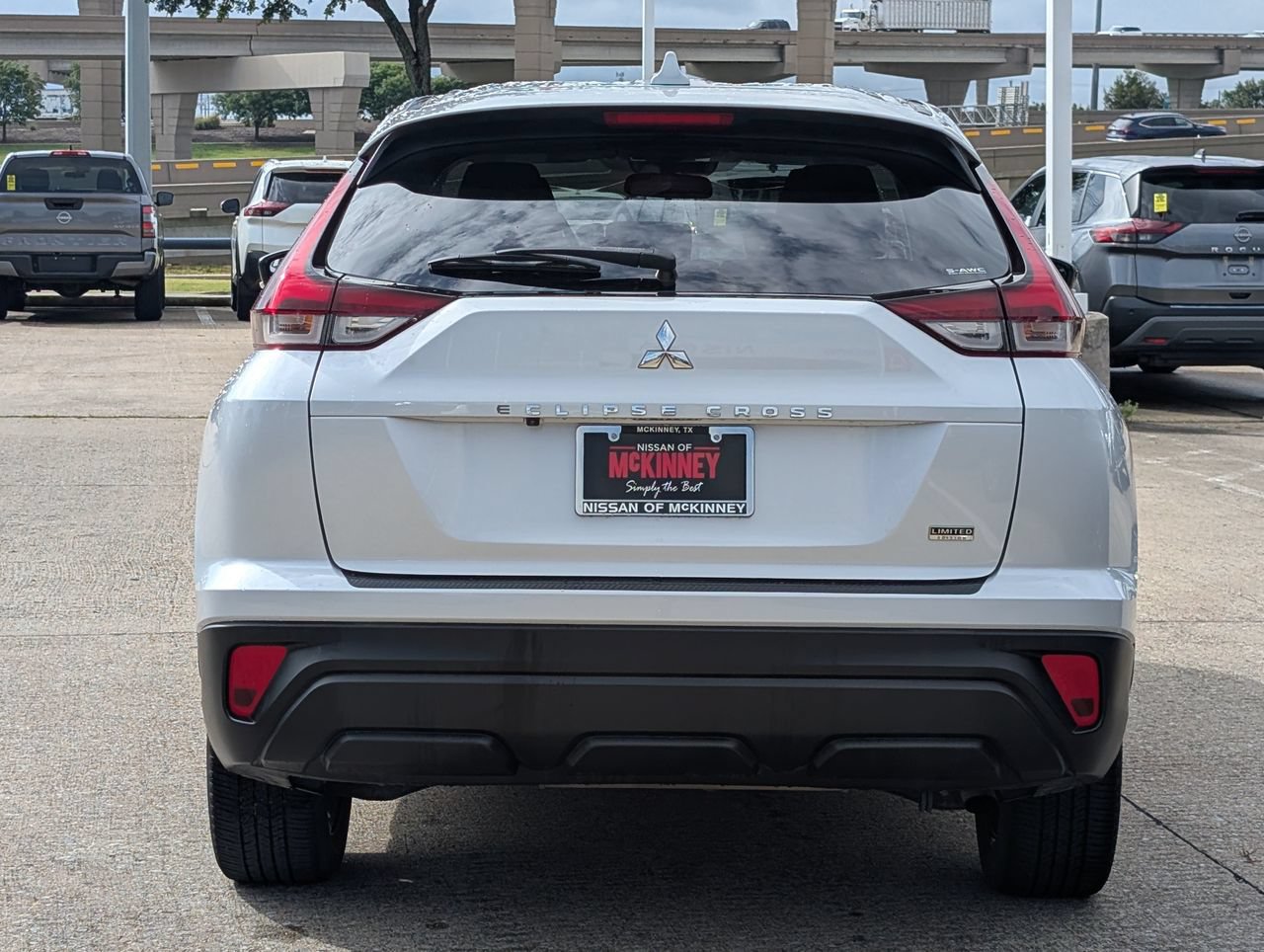 Used 2022 Mitsubishi Eclipse Cross LE AWD/4WD image 5
