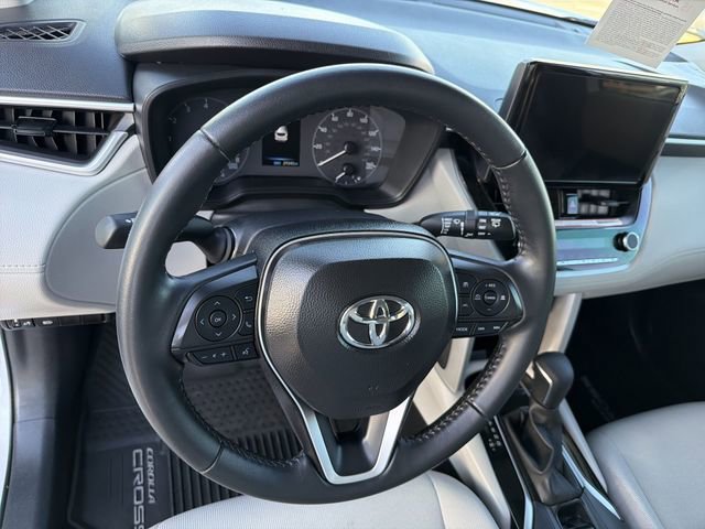 Certified 2025 Toyota Corolla Cross LE w/ Moonroof Package FWD image 16