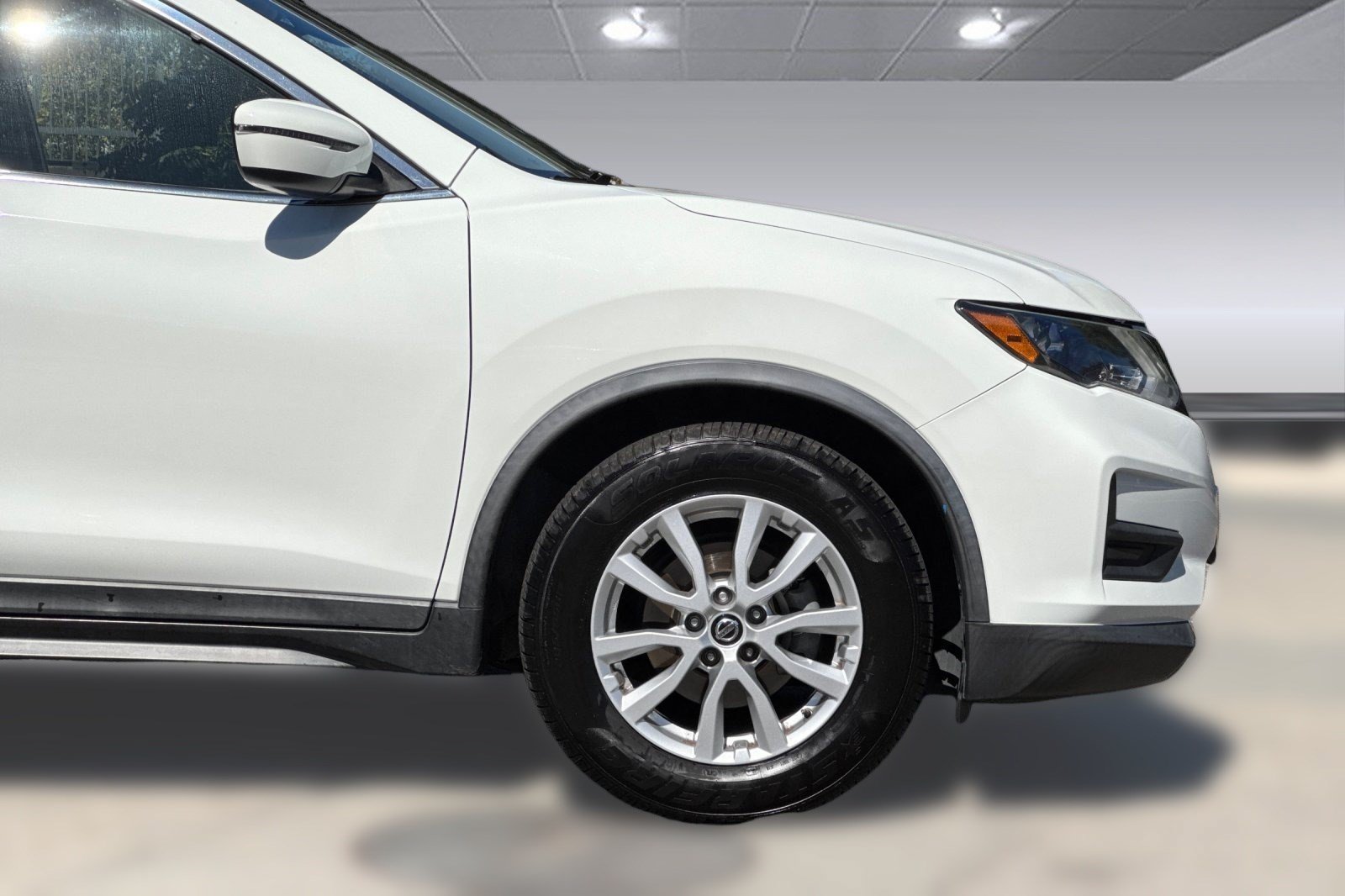Used 2020 Nissan Rogue SV FWD image 35