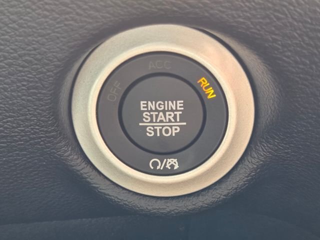 Certified 2027 Chrysler Pacifica Select FWD image 30