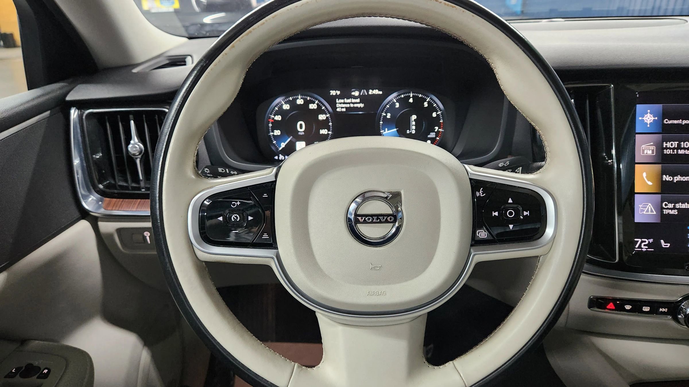 Used 2021 Volvo S60 T6 Momentum w/ Protection Package Premier image 23