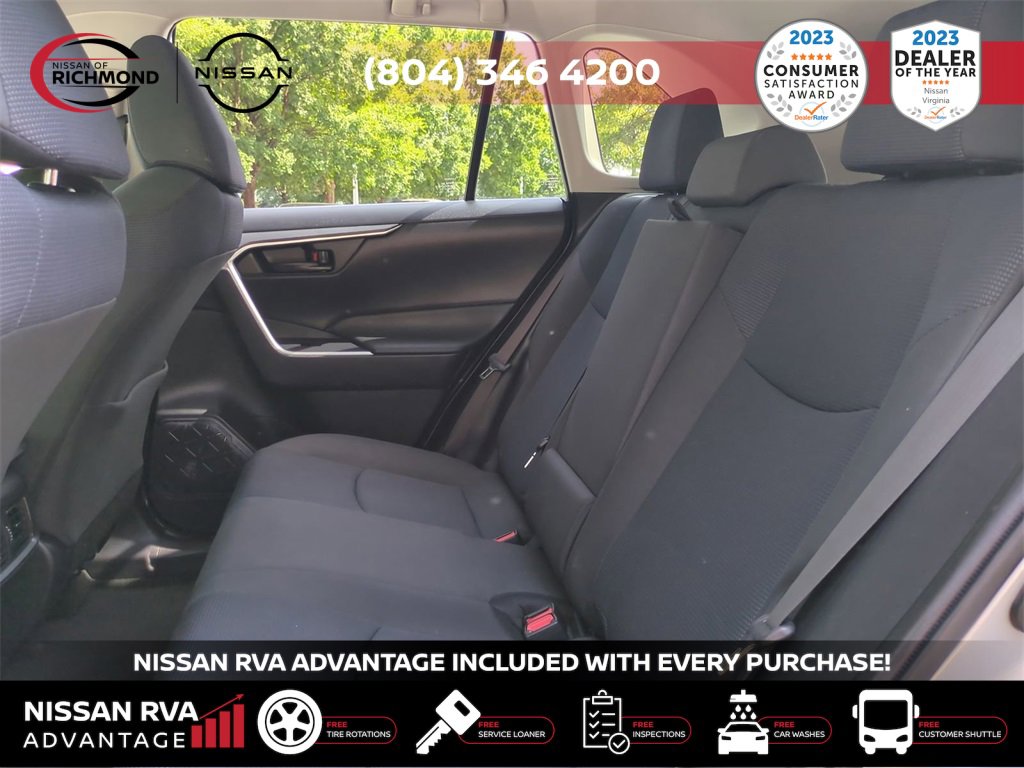 Used 2019 Toyota RAV4 LE image 15