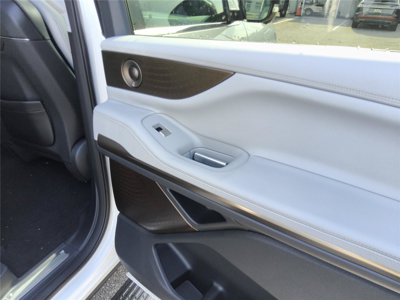 New 2027 Lincoln Navigator Black Label AWD/4WD image 23