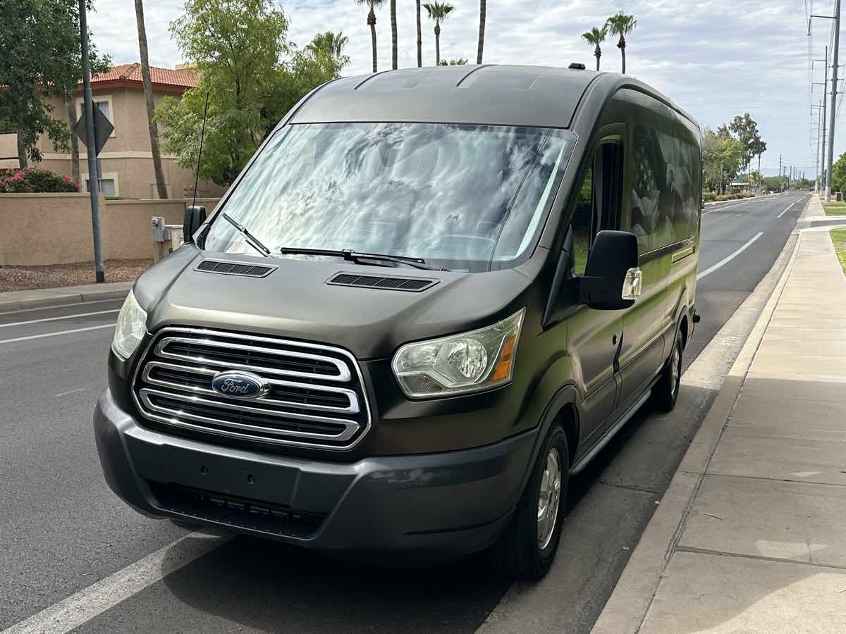Used 2017 Ford Transit 350 XLT RWD image 4